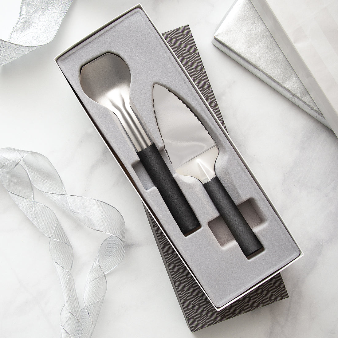 Rada Cutlery Pie A'La Mode Gift Set with silver handles in a gift box
