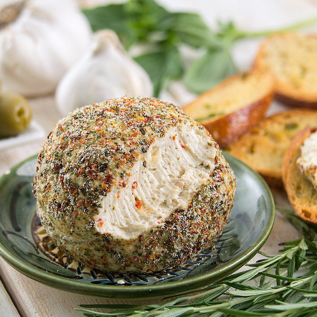 https://radakitchenstore.com/cdn/shop/products/tuscan-herb-cheeseball-Q504-a_1200x.jpg?v=1632403528